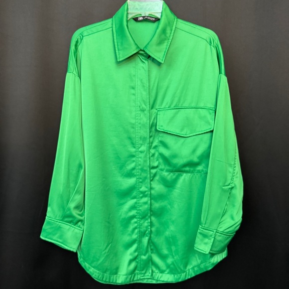 Zara Tops - ZARA Women’s Medium Kelly Green Satin Shirt Long Sleeve Button Down Trendy